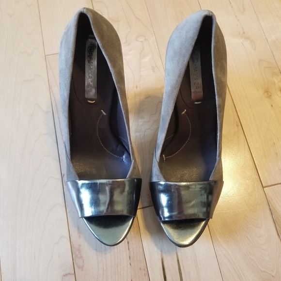 NWT BCBG Max Azria Nole gray metallic chunky heels - Picture 2 of 8